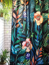 MC Marquis, Marie-Claude Marquis, illustrateur, artiste, montreal, rideau de douche, shower curtain, artist, home decor, home accent, bathroom, bathroom design, artwork, design, print, floral, tropical, handmade, costume de bain