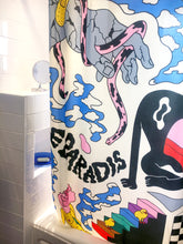 Shower curtain made by Canadian artist Pony, from Quebec Montreal. Décoration de salle de bain. Rideau de douche conçu par PONY MONTREAL