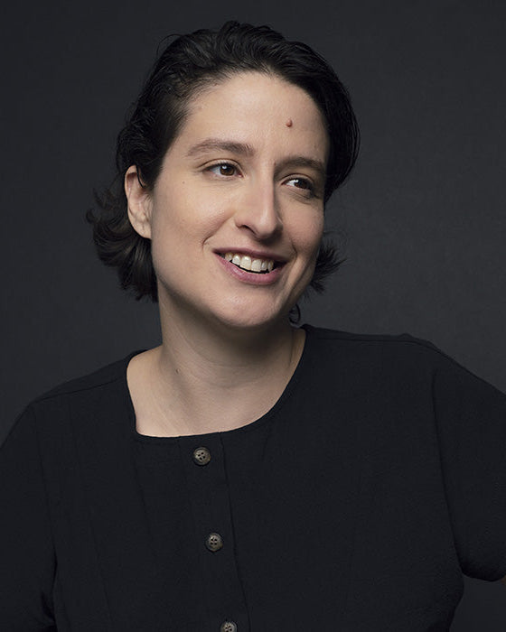 Sara Hébert aussi connue sous le patronyme Bijou de banlieue est une artiste collagiste de Montréal